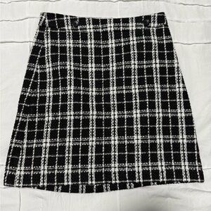 Banana Republic Black and White Plaid A-Line Skirt- Size 2